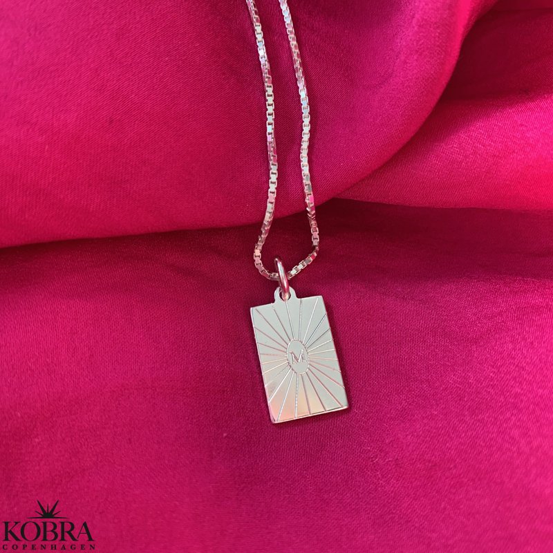 "Mayday" Mini halskde i sterling slv med gravering