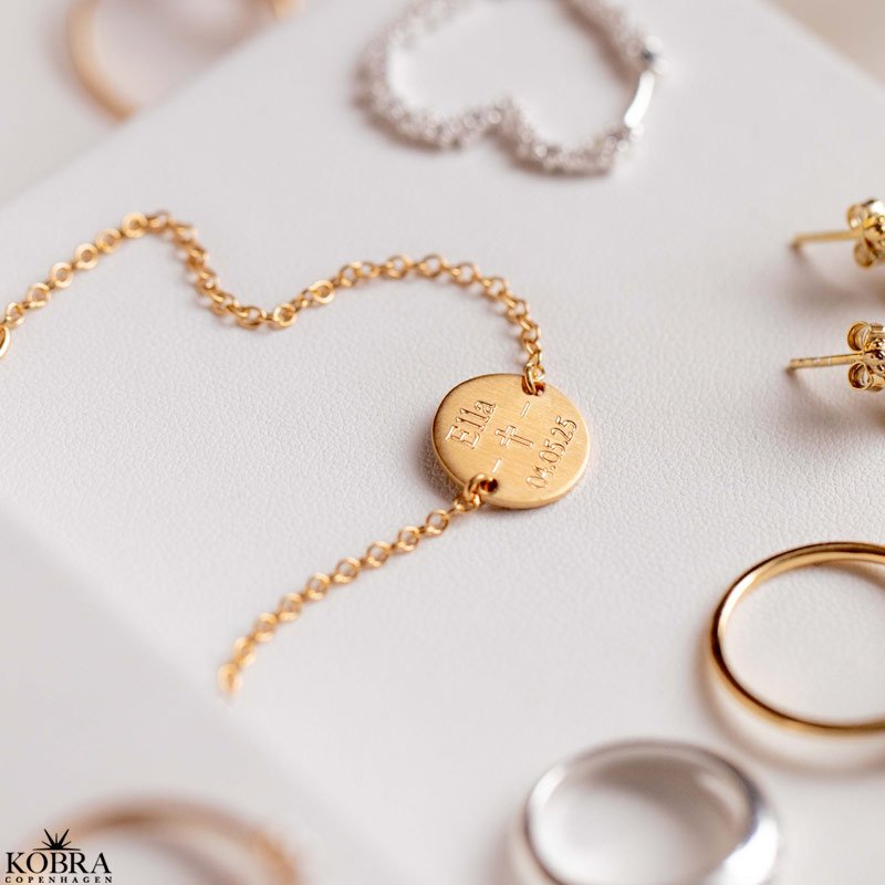 Konfirmationssmykke - guld armbnd med din indgravering