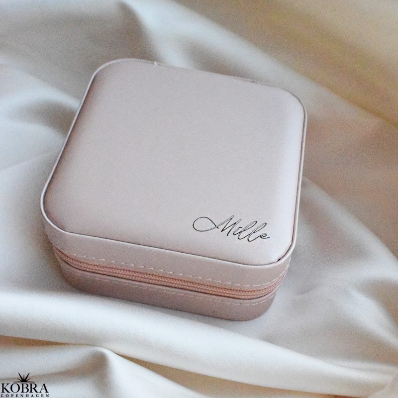 "Love Story" dit personlige smykkeskrin!