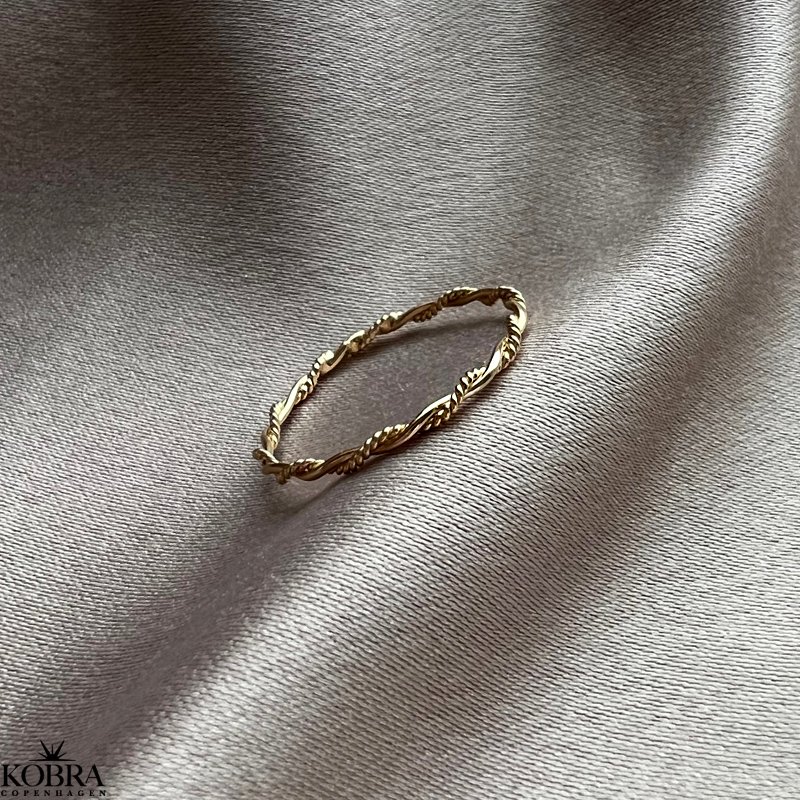 "Sally" twisted gold ring