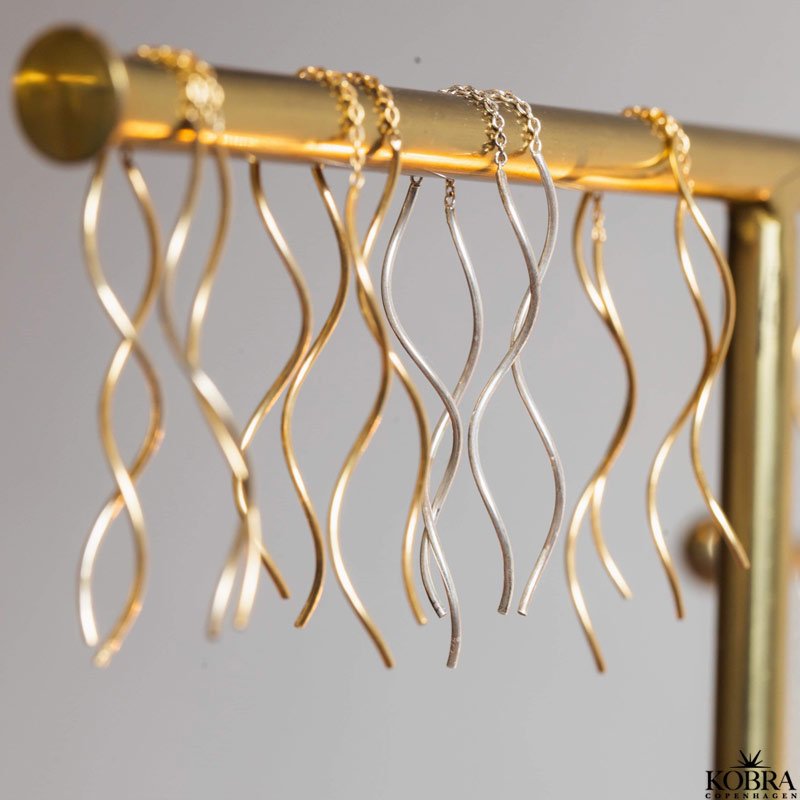 "Curve" 18 karat forgyldte reringe med spiraler