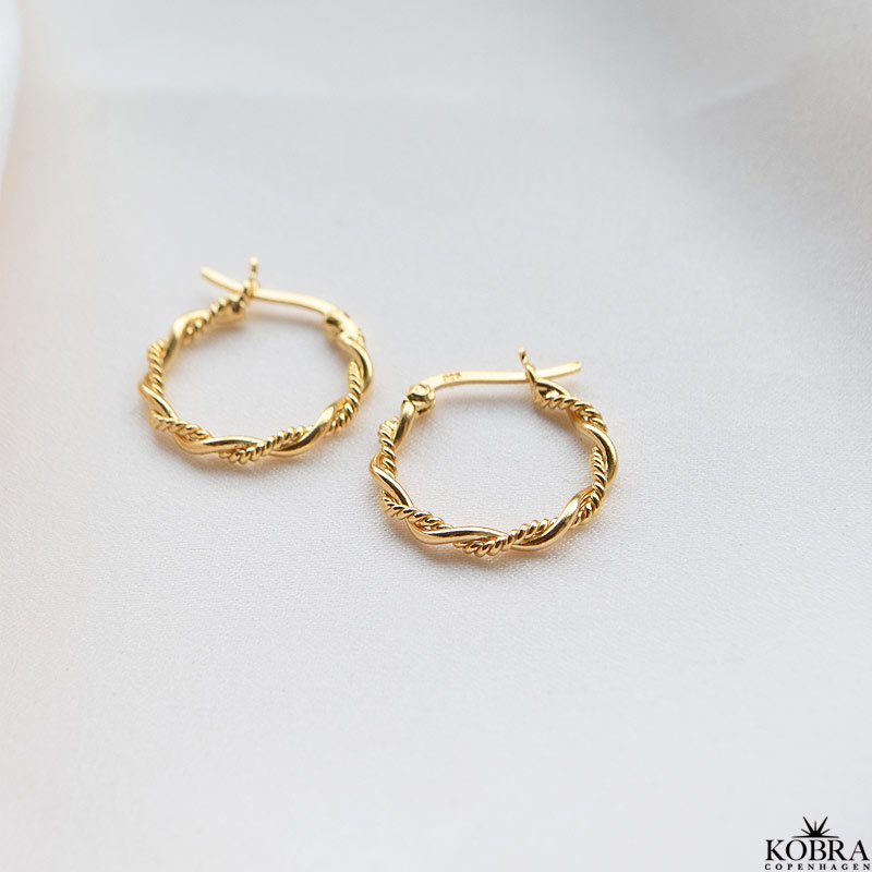 "Sally" smukke snoet guld hoops