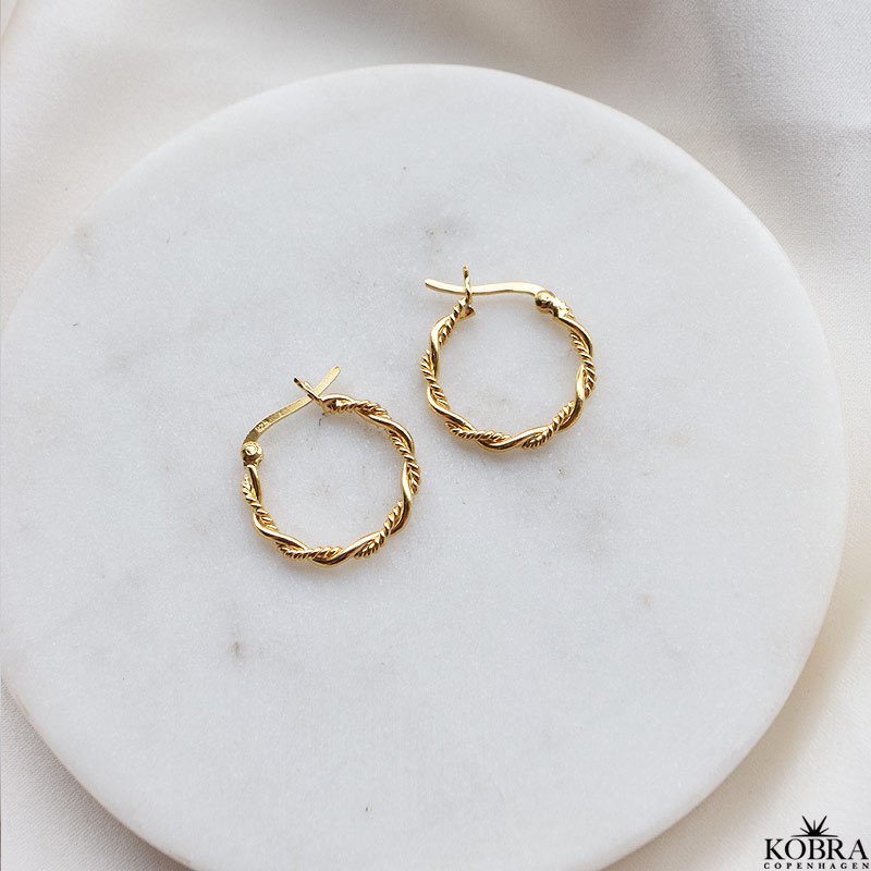 "Sally" smukke snoet guld hoops