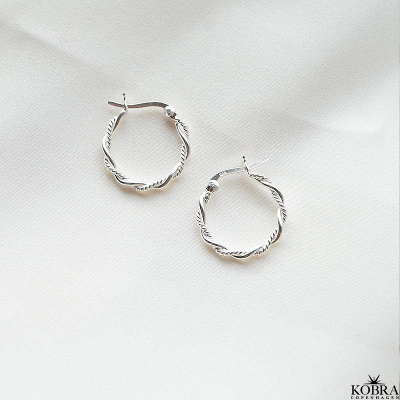 "Sally" smukke snoet slv hoops