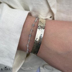 "Ellish" slv armbnd med bl aquamarin sten samt hvid ferskvandsperle