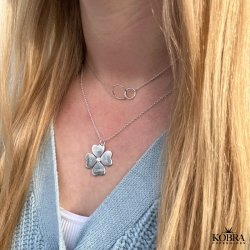 "Oslo" halskde i slv med slv ringe