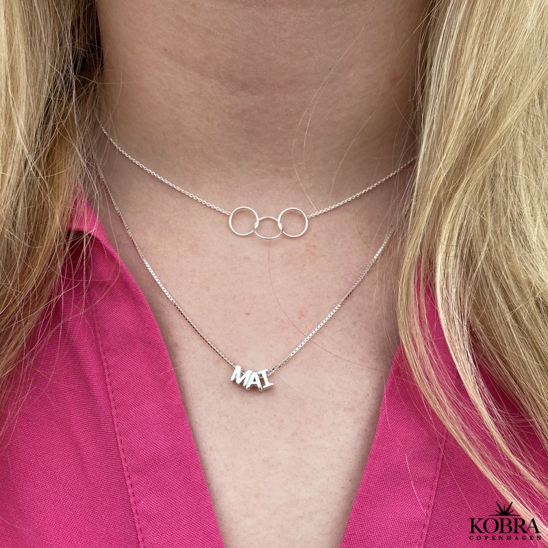 "Chloe" slv halskde med 1 bogstav