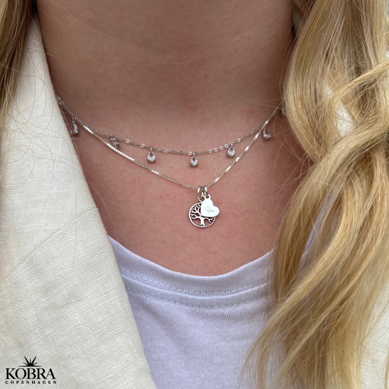 "Teardrop" slv halskde med hvide drbesten