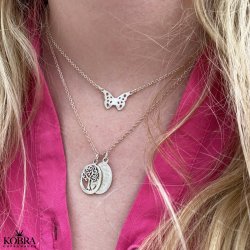 Livets Tr halskde i slv med oval amulet og din gravering