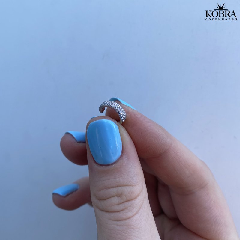 "Sparkling" ear cuff in sterling silver with zirconia.