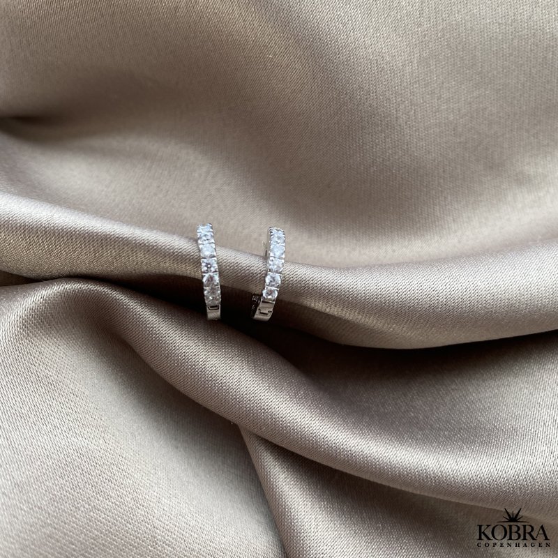 "Honey" sm slv hoops med sten