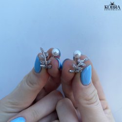"Miranda" earrings in sterling silver shaped like leaves with stones and pearls