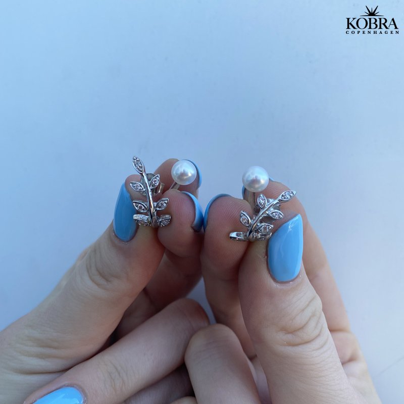 "Miranda" earrings in sterling silver shaped like leaves with stones and pearls