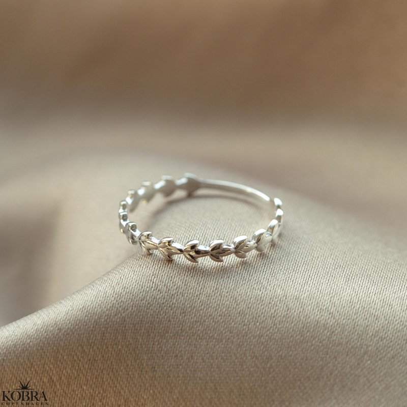 "Elfie" enkel ring med blade i sterling slv
