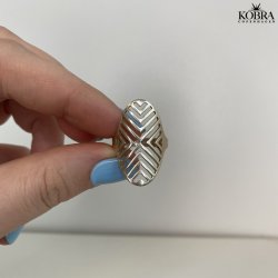 "Victory Hollow" V ring in silver