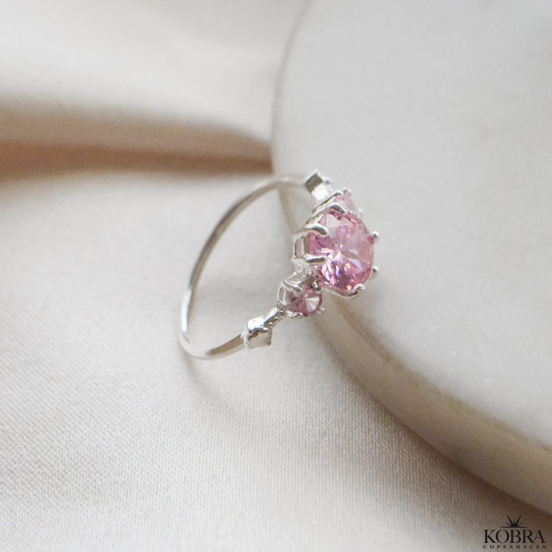 "Rosalia" silver ring with pink stones