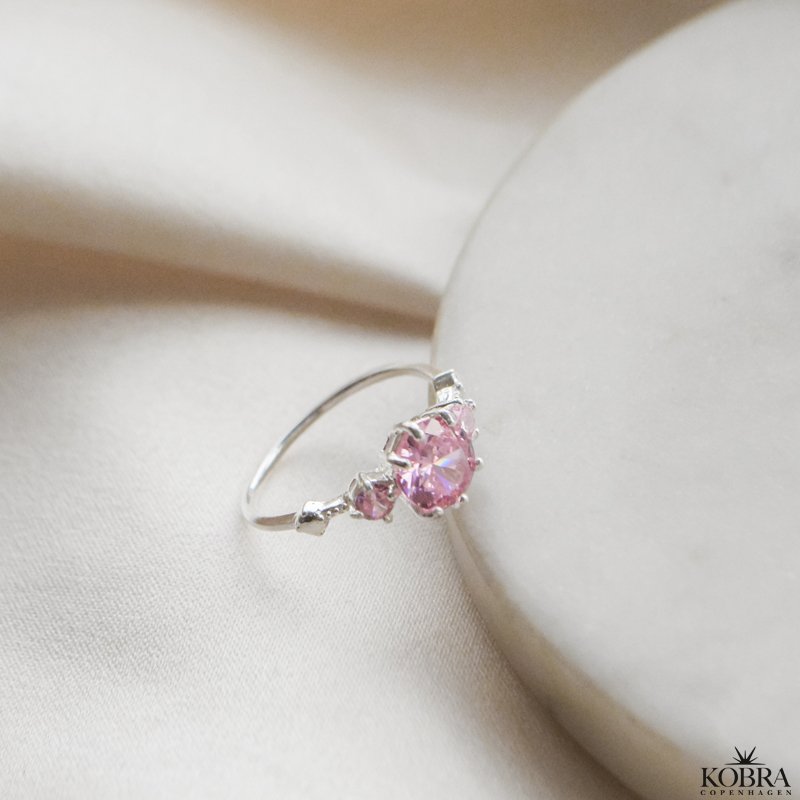 "Rosalia" silver ring with pink stones