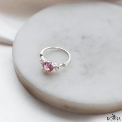 "Rosalia" silver ring with pink stones