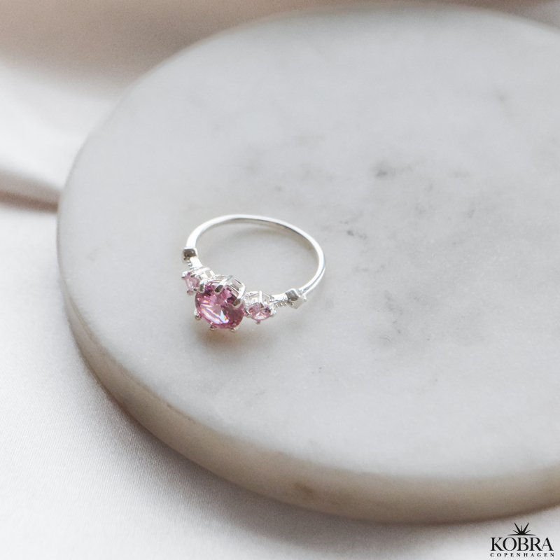 "Rosalia" silver ring with pink stones