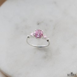 "Rosalia" silver ring with pink stones