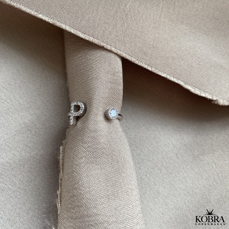 "Zoey" Letter ring in sterling silver with white gems