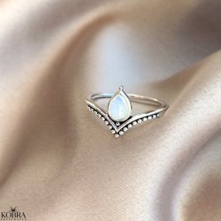 "Mae" slv ring med moonstone