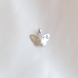 "Luma" Charm - s�lv sommerfugl