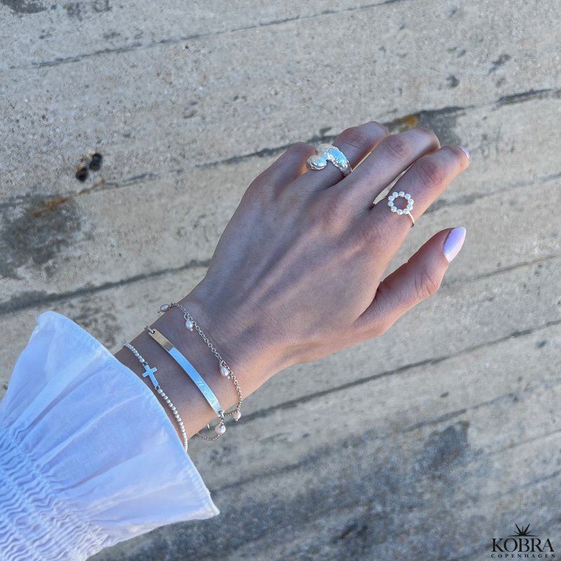 "Montana" silver bracelet with plate and white freshwater pearl, including engraving