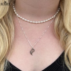 Veninde halskde med gravering i slv "Yin Yang"