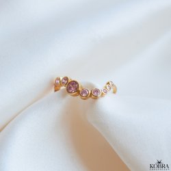 "Solenne" 18 karat forgyldt blget ring med lyserde sten