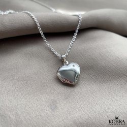 "Anamaria" hjertemedaljon i slv med hvid zirkonia