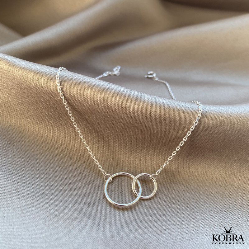 "Oslo" Sølv ankelkæde med 2 cirkler som går ind i hinanden
