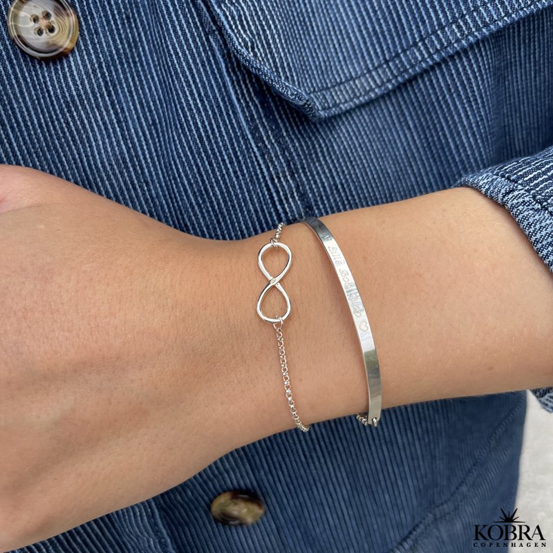 Infinity - sølv armbånd med uendelighedstegnet og amulet med gravering