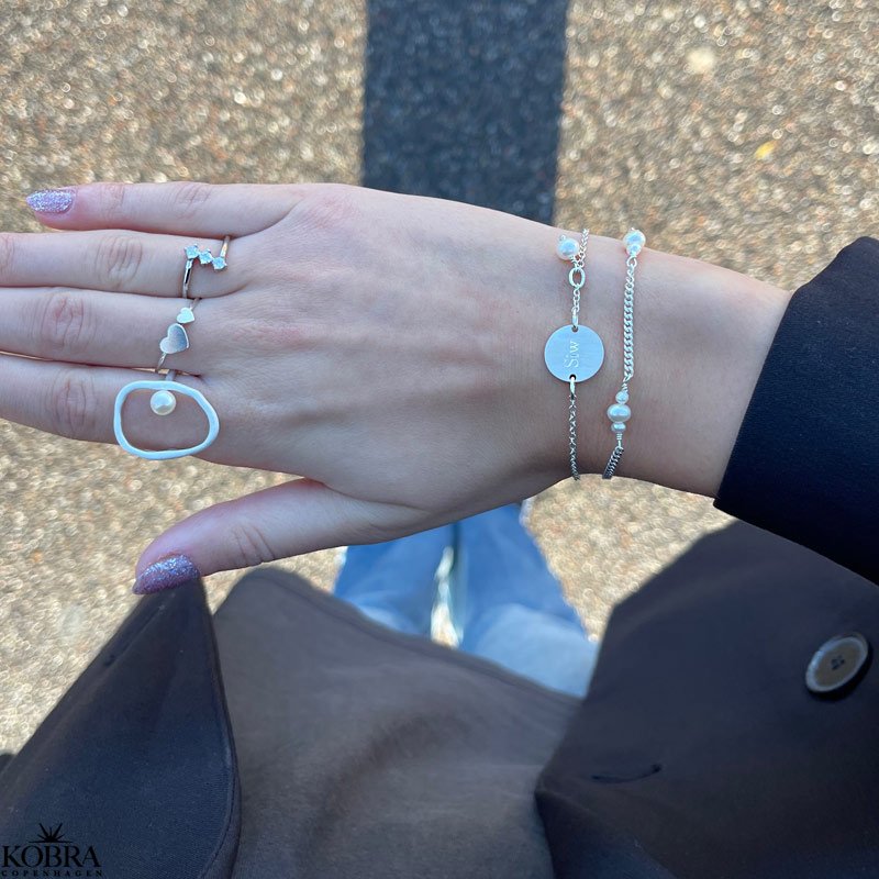 "Midsommar" Pearl bracelet in silver with panzer chain