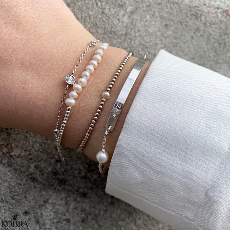 "Montana" silver bracelet with plate and white freshwater pearl, including engraving