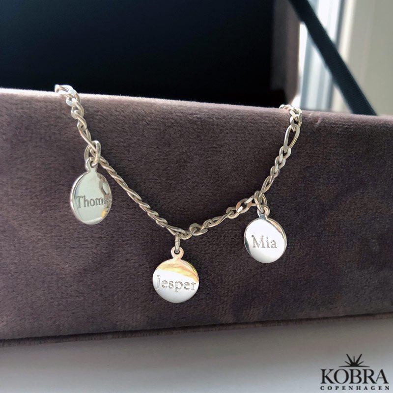 "Ohana" slv armbnd med 3 sm personlige vedhng