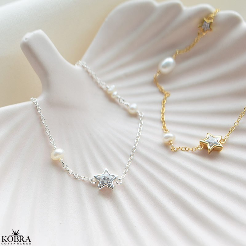 "Twilight" s�lv armb�nd med stjerner og ferskvandsperler