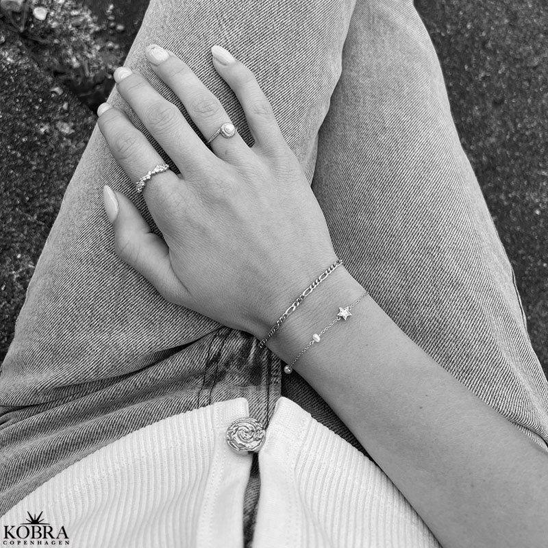 "Twilight" s�lv armb�nd med stjerner og ferskvandsperler