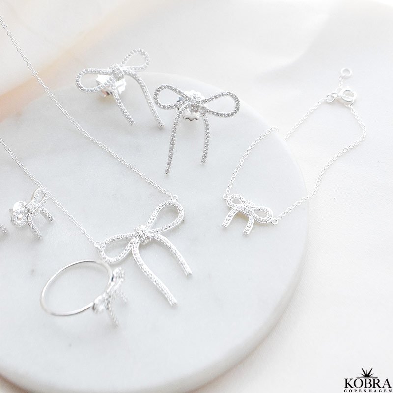 "Leonora" sljfe armbnd med hvide zirkonia i slv