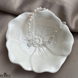 "Nina" slv armbnd med lille hjerte, chunky kde og hvide ferskvandsperler