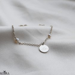 "Anemone" slv armbnd med hvide ferskvandsperler inklusiv gravering