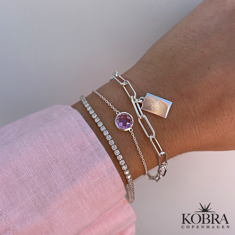 "Maeve" slv armbnd med lille firkantet tag