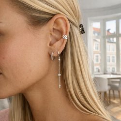 "Bloom" earcuff med bladdesign i sterlings�lv.