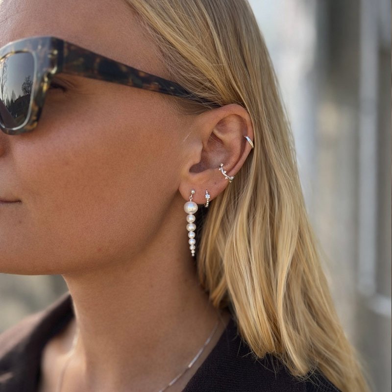 "Panama" earcuff med hvite zirkonia steiner i sterlings�lv.