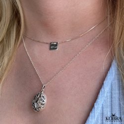 "Emily" oval slv medaljon i filigran med personlig gravering