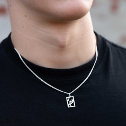 "Close to you" firkantet halskde i gte slv med bogstaver til mnd