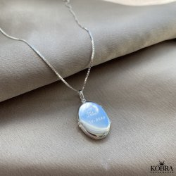 "Rocket" oval slv medaljon med fin hvid sten