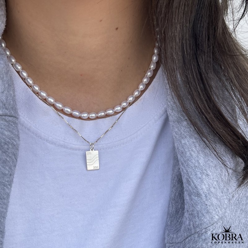 "Joanna" pearl necklace with white freshwater pearls in silver