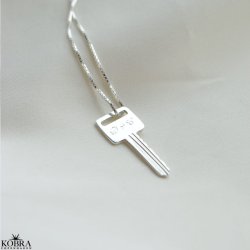 "Key To My Heart" slv ngle halskde med personlig gravering