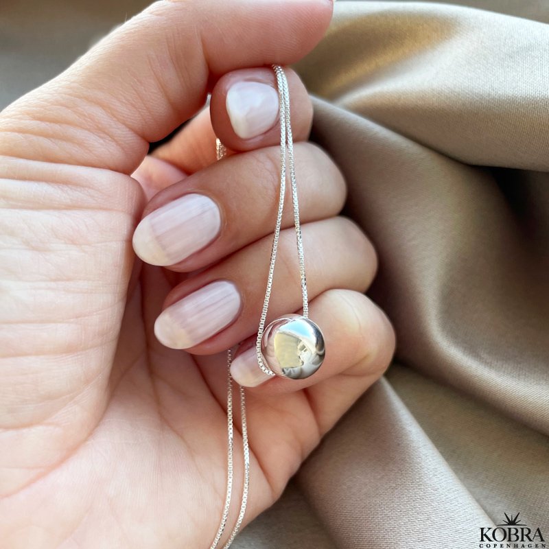 "Ghita" slv halskde med slvkugle